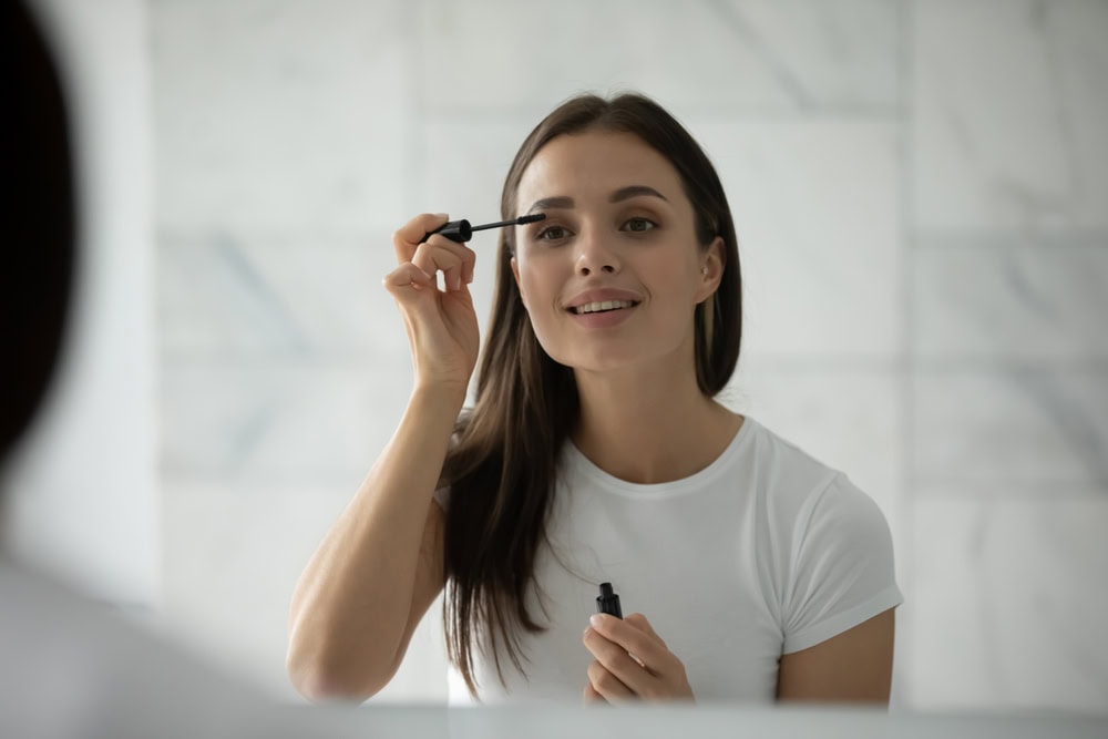 prevention of eye injuries during beauty routines